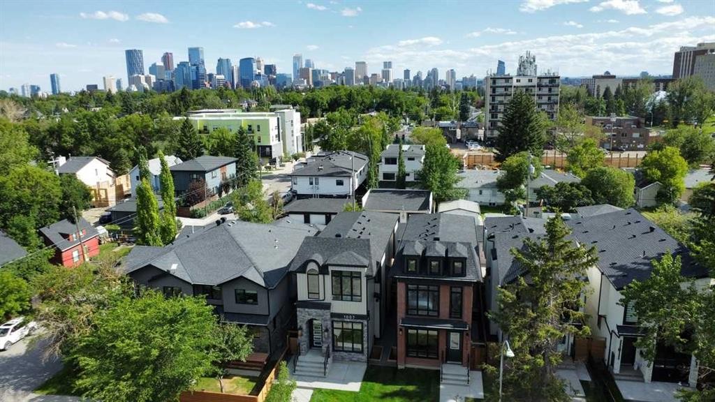 1009 18 Avenue Nw, Calgary, AB - Outdoor With Facade