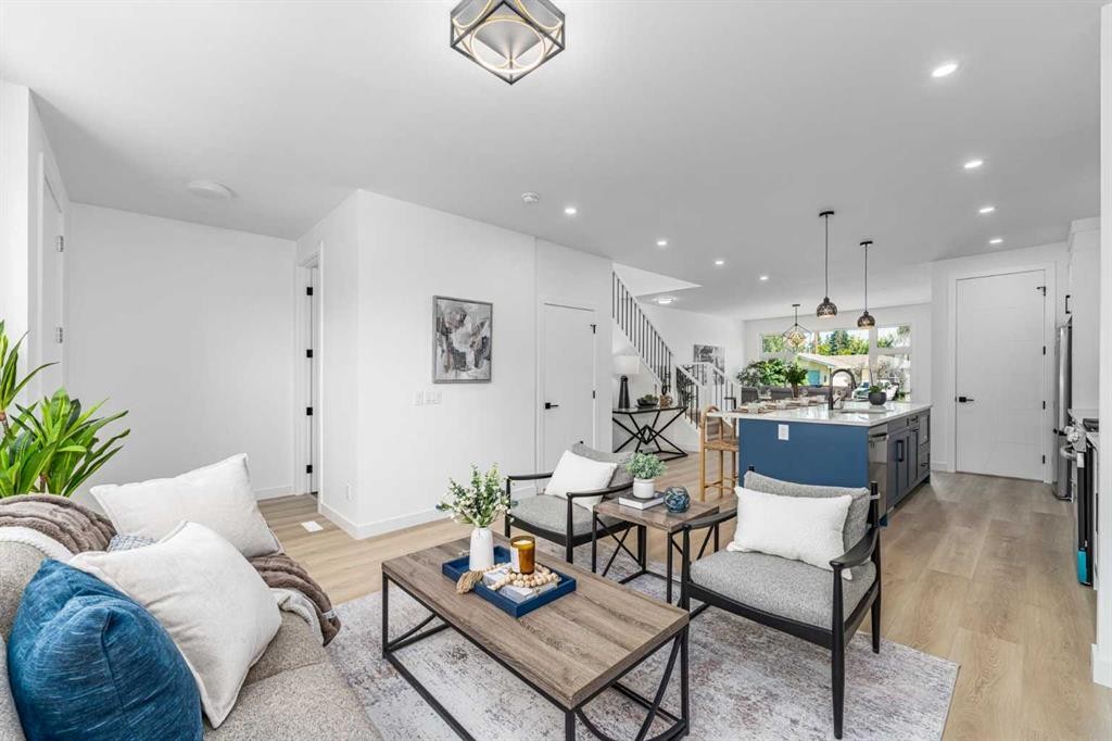 421 Hendon Drive Nw, Calgary, AB - Indoor Photo Showing Living Room