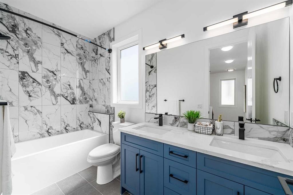 421 Hendon Drive Nw, Calgary, AB - Indoor Photo Showing Bathroom