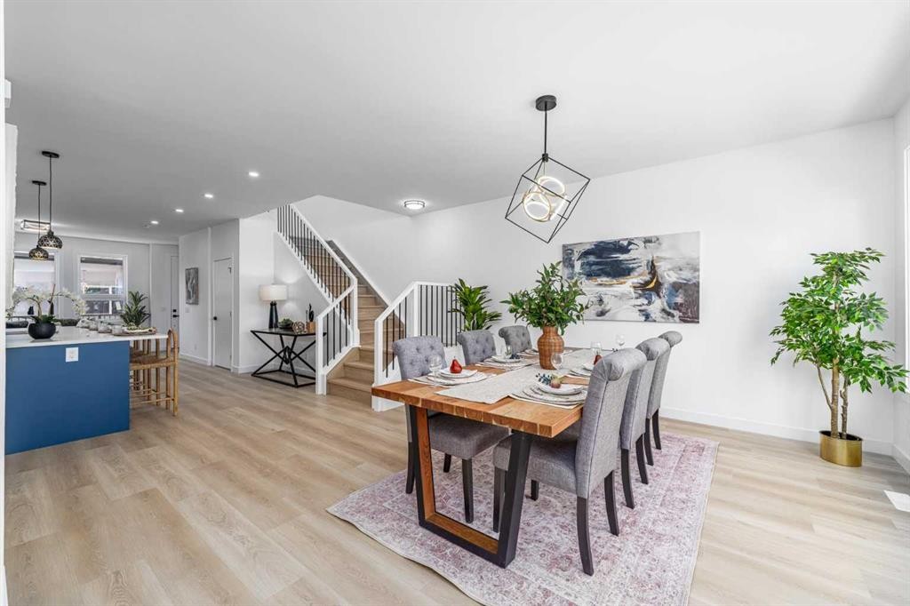 421 Hendon Drive Nw, Calgary, AB - Indoor Photo Showing Dining Room