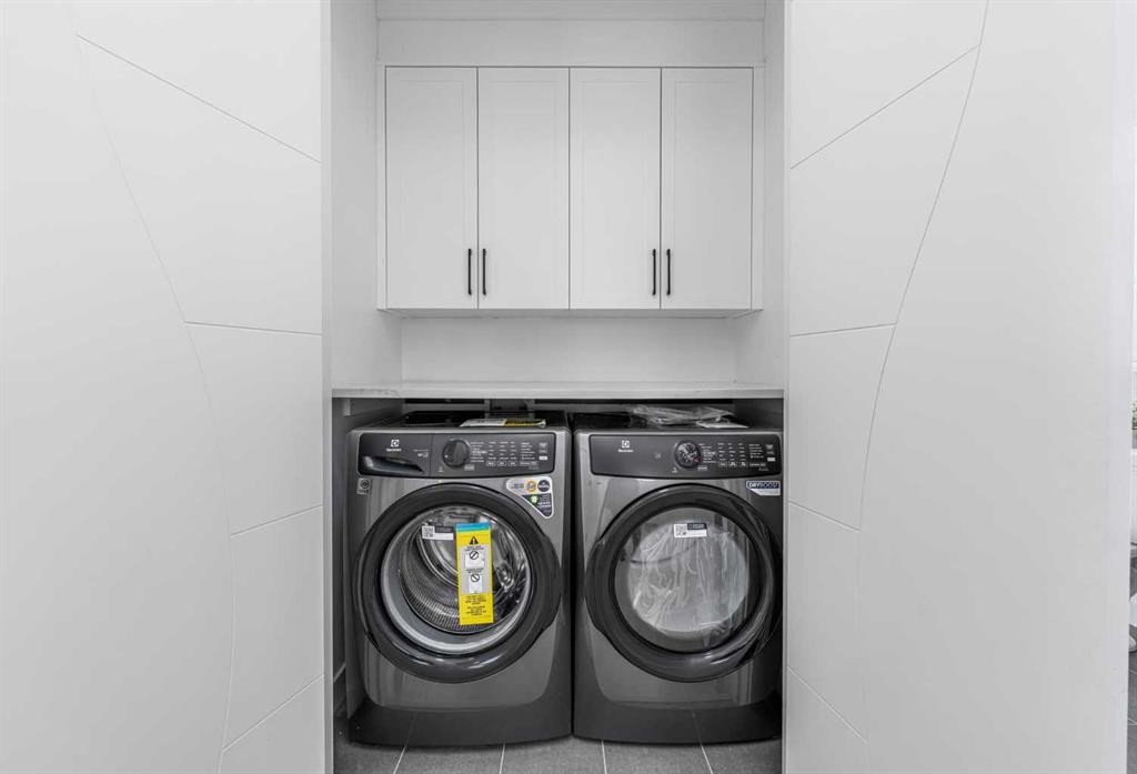 421 Hendon Drive Nw, Calgary, AB - Indoor Photo Showing Laundry Room