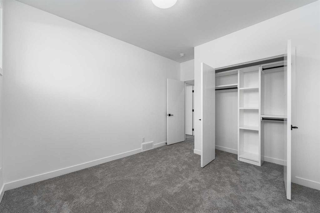 421 Hendon Drive Nw, Calgary, AB - Indoor Photo Showing Other Room