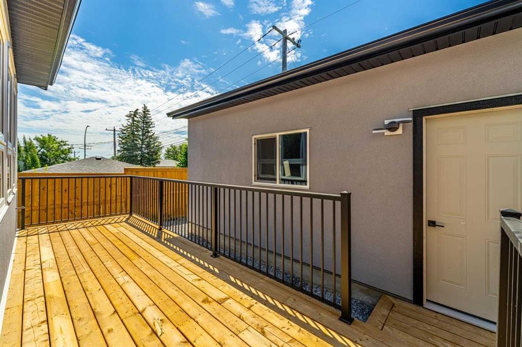 421 Hendon Drive Nw, Calgary, AB - Outdoor With Exterior
