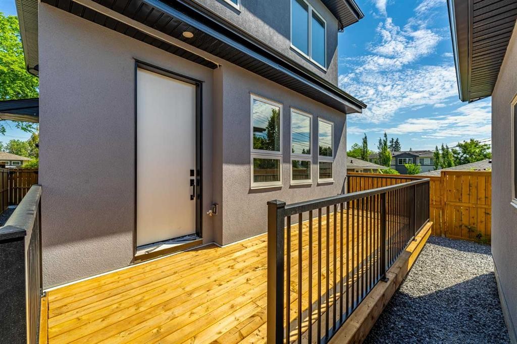 421 Hendon Drive Nw, Calgary, AB - Outdoor With Exterior