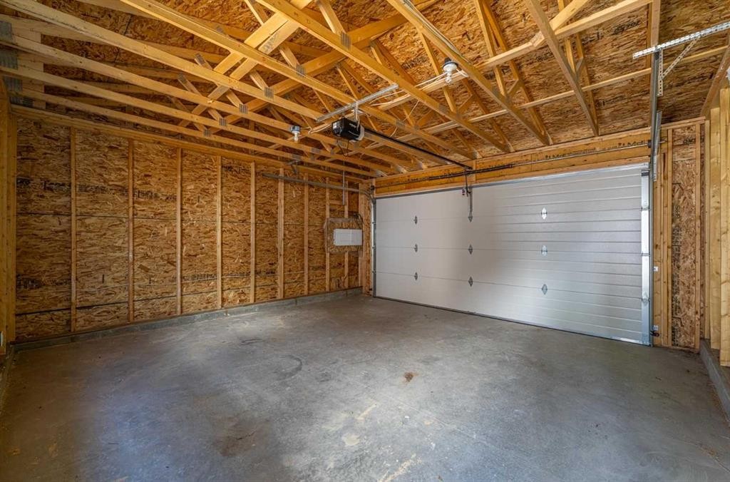 421 Hendon Drive Nw, Calgary, AB - Indoor Photo Showing Garage
