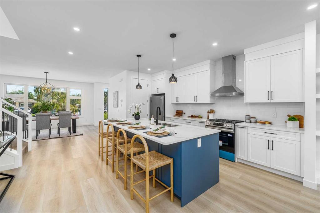 421 Hendon Drive Nw, Calgary, AB - Indoor Photo Showing Kitchen With Upgraded Kitchen