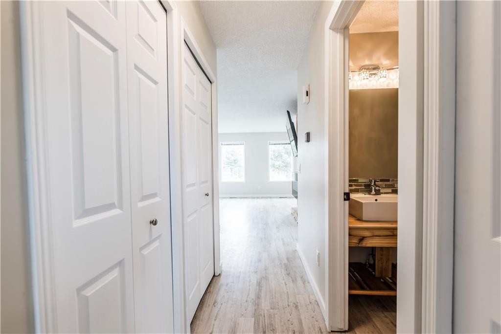 1019 Smith Avenue, Crossfield, AB - Indoor Photo Showing Other Room
