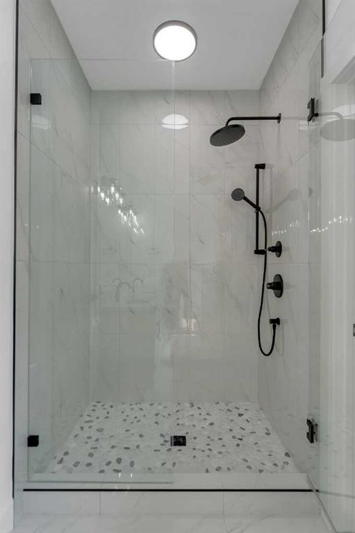 39 Heritage Ridge, Cochrane, AB - Indoor Photo Showing Bathroom