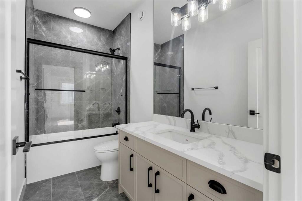 39 Heritage Ridge, Cochrane, AB - Indoor Photo Showing Bathroom