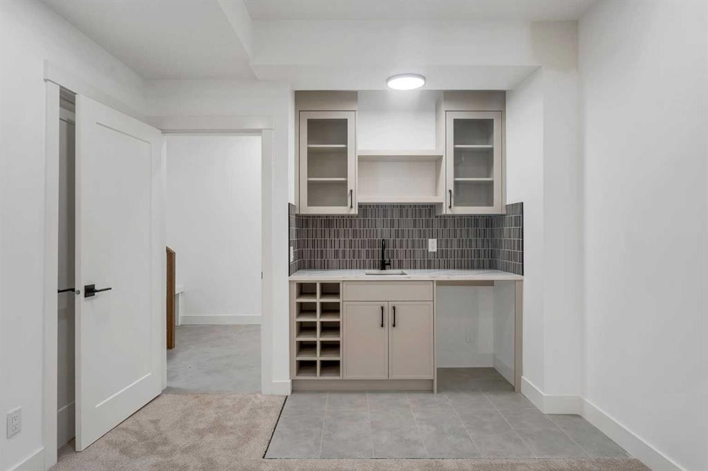 39 Heritage Ridge, Cochrane, AB - Indoor Photo Showing Other Room