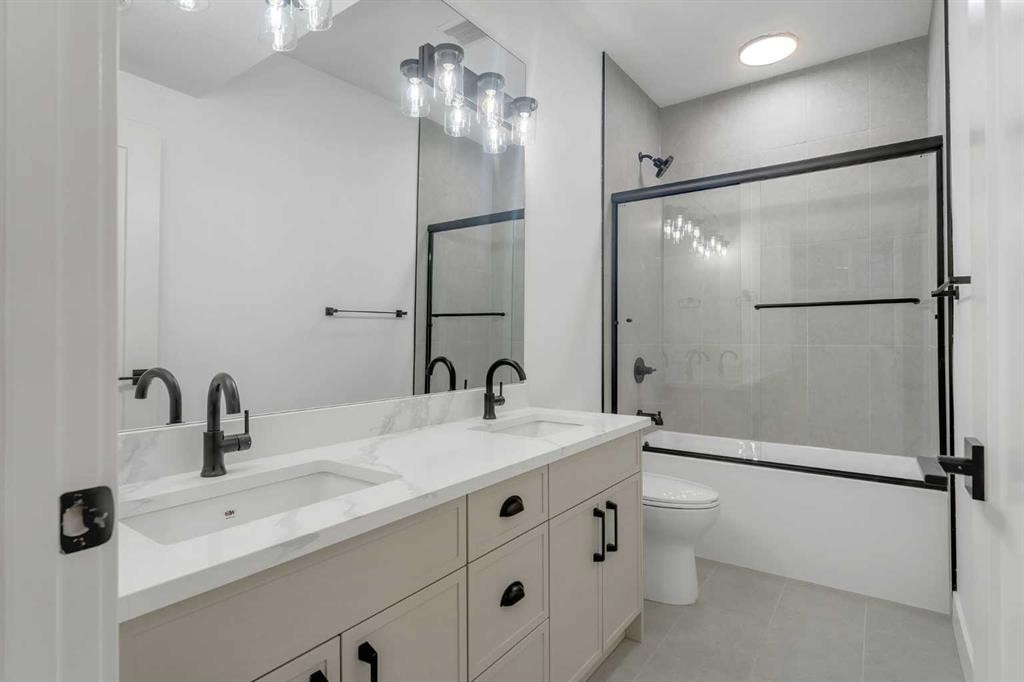 39 Heritage Ridge, Cochrane, AB - Indoor Photo Showing Bathroom