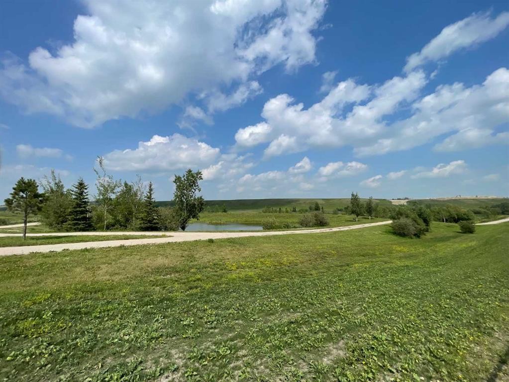 11 Valarosa Green, Didsbury, AB