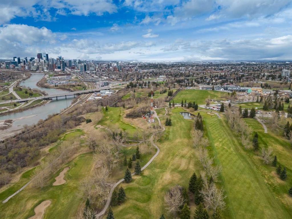 5208-14 Hemlock Crescent Sw, Calgary, AB - Outdoor With View