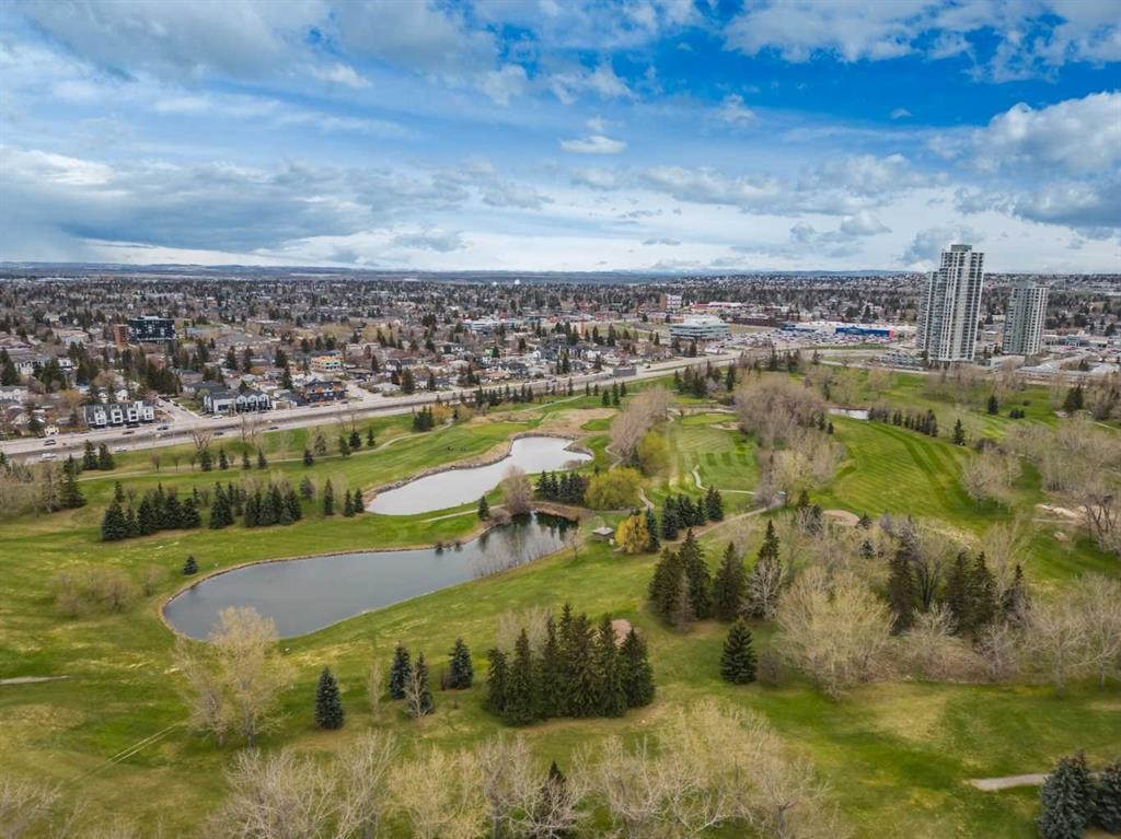 5208-14 Hemlock Crescent Sw, Calgary, AB - Outdoor With View