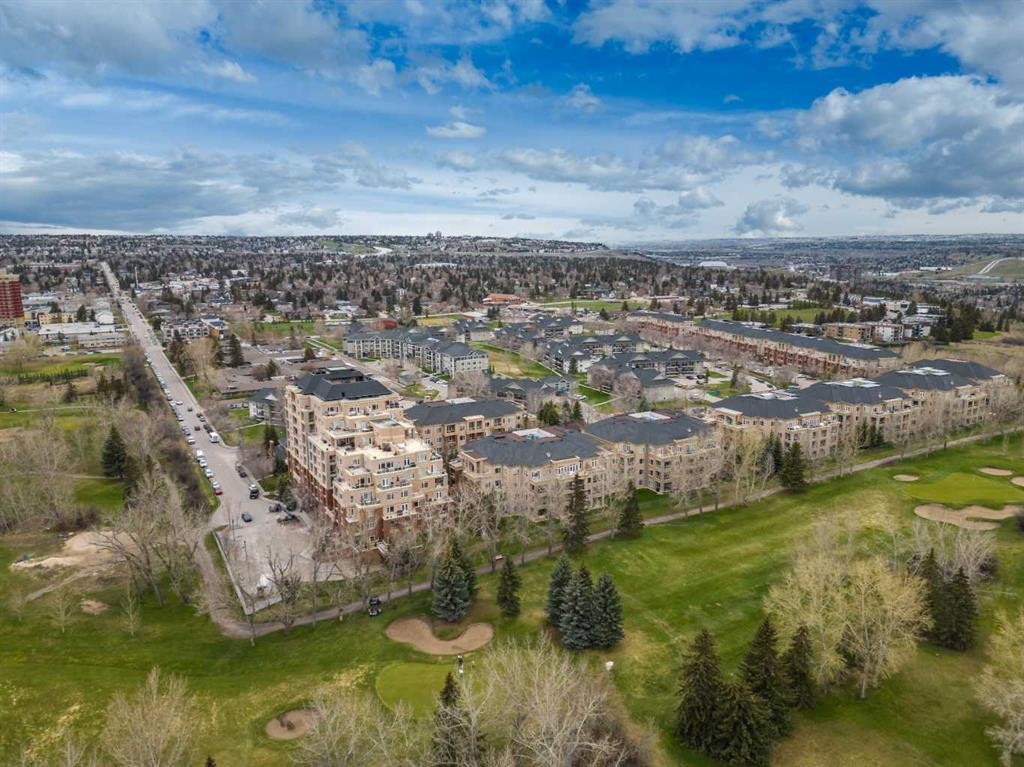 5208-14 Hemlock Crescent Sw, Calgary, AB - Outdoor With View