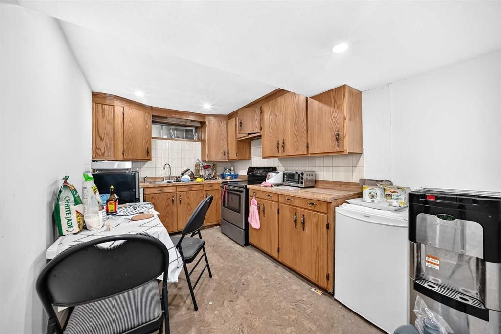 6016 18 Avenue Ne, Calgary, AB - Indoor