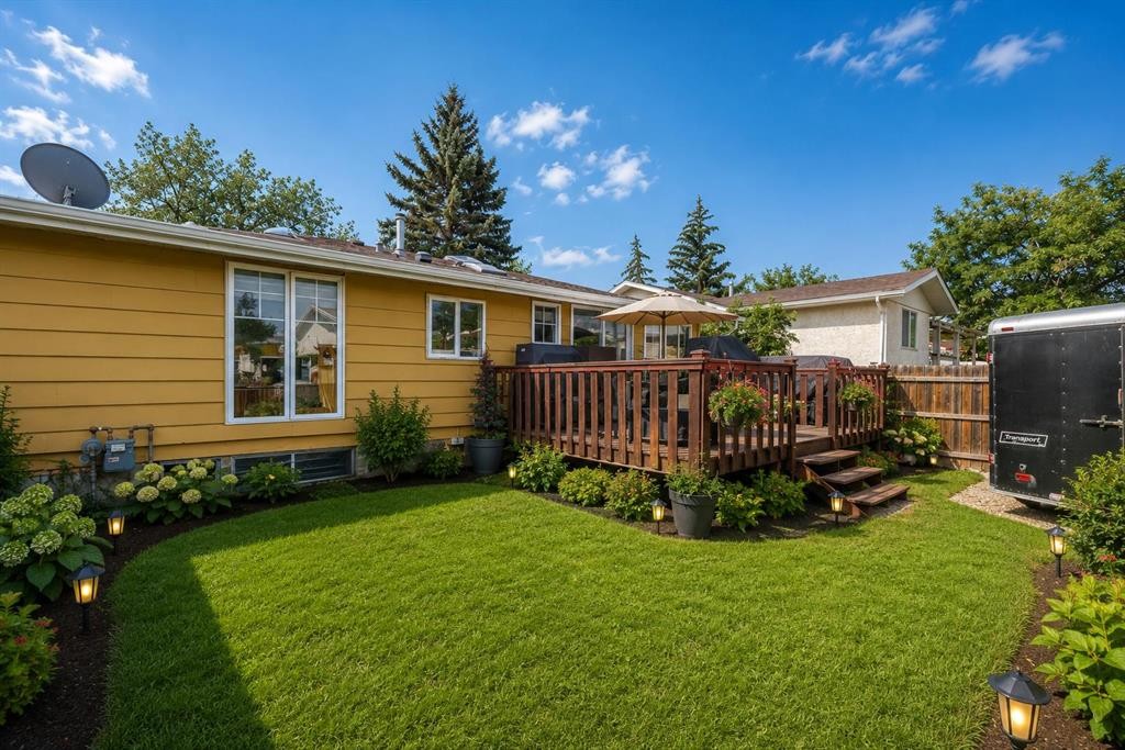 6016 18 Avenue Ne, Calgary, AB - Outdoor
