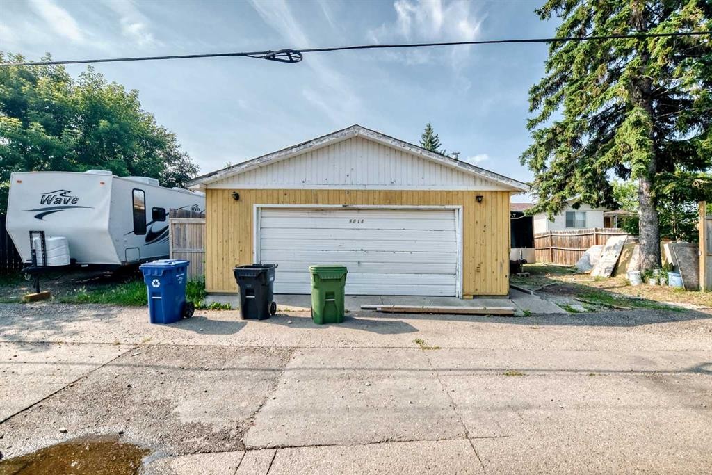 6016 18 Avenue Ne, Calgary, AB - Outdoor