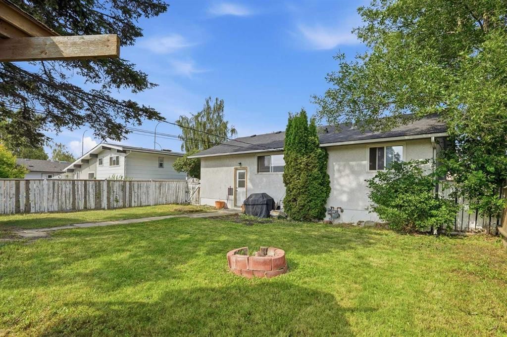 9032 Fairmount Drive Se, Calgary, AB - Outdoor