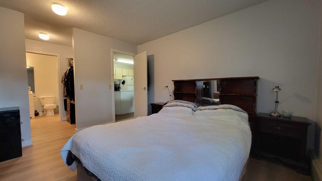 13-2000 Edenwold Heights Nw, Calgary, AB - Indoor Photo Showing Bedroom