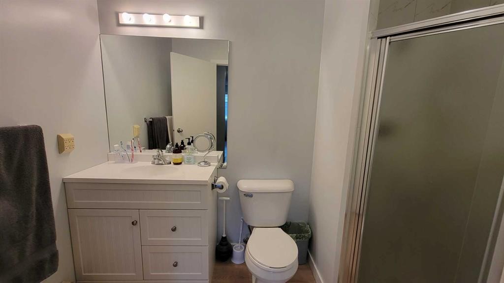 13-2000 Edenwold Heights Nw, Calgary, AB - Indoor Photo Showing Bathroom