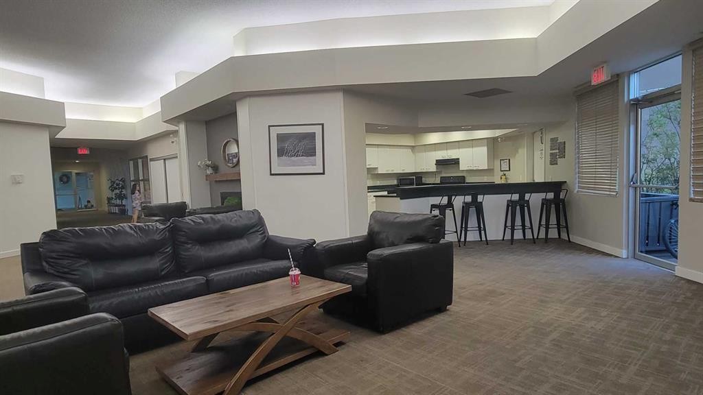13-2000 Edenwold Heights Nw, Calgary, AB - Indoor