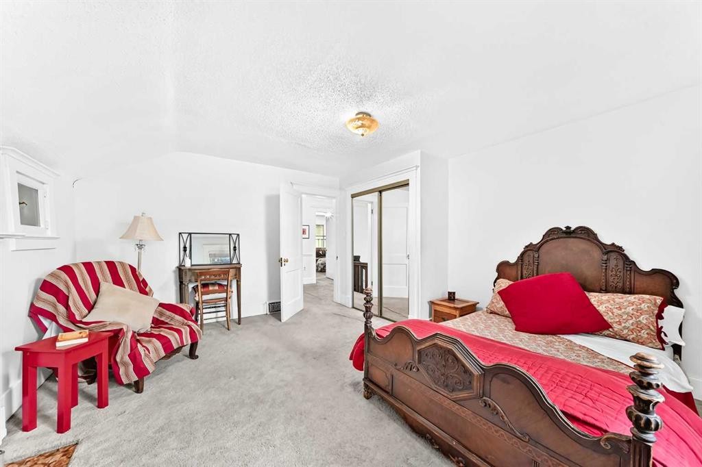 1925 10 Street Sw, Calgary, AB - Indoor Photo Showing Bedroom