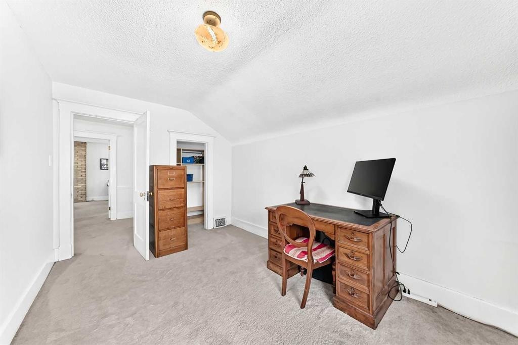 1925 10 Street Sw, Calgary, AB - Indoor Photo Showing Other Room