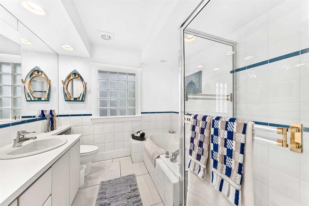 1925 10 Street Sw, Calgary, AB - Indoor Photo Showing Bathroom