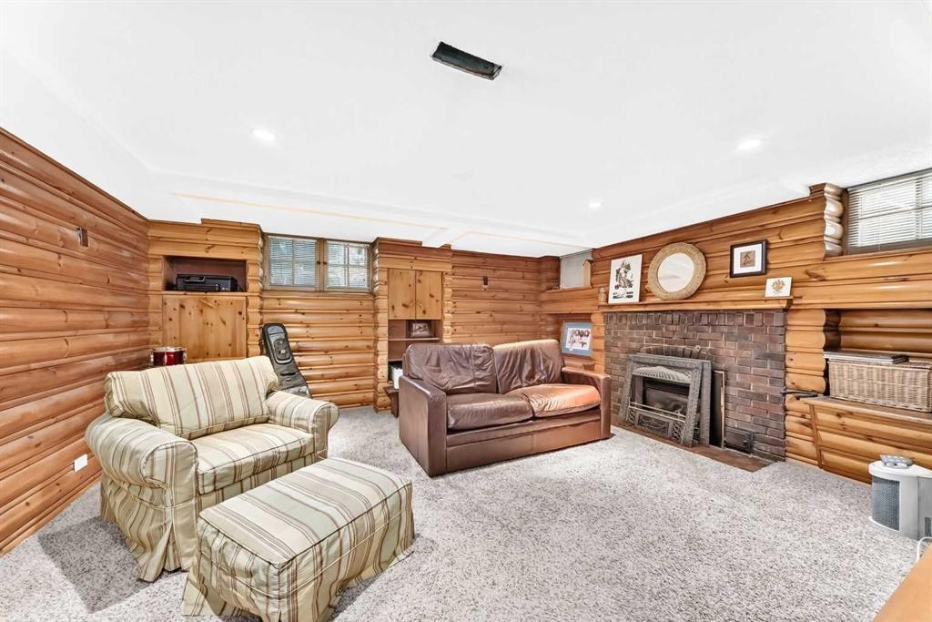 1925 10 Street Sw, Calgary, AB - Photo Showing Living Room With Fireplace