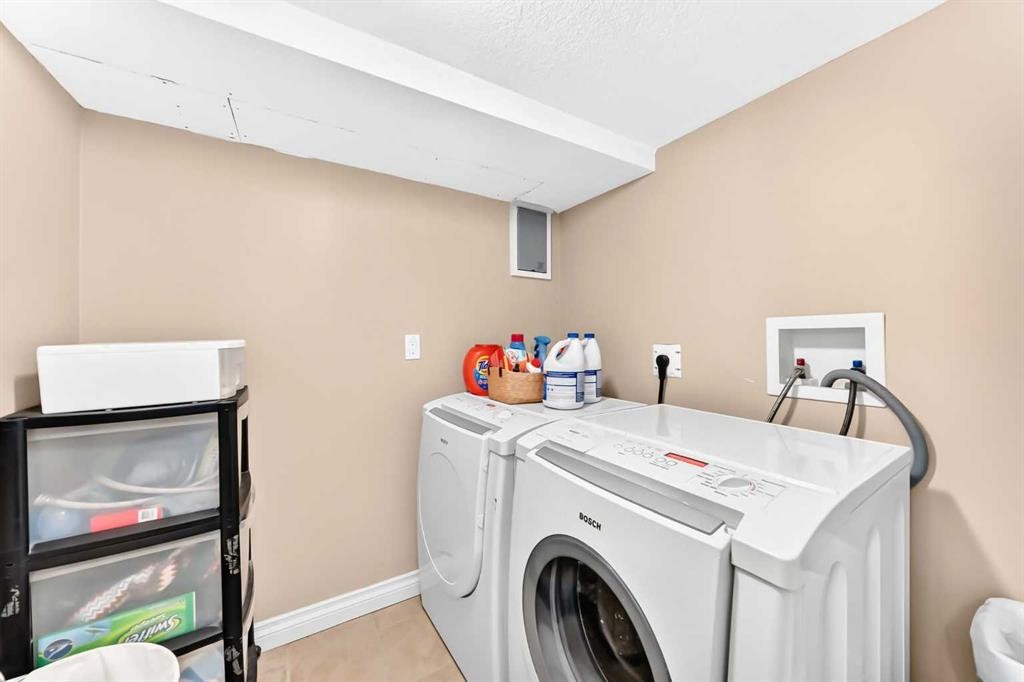 1925 10 Street Sw, Calgary, AB - Indoor Photo Showing Laundry Room
