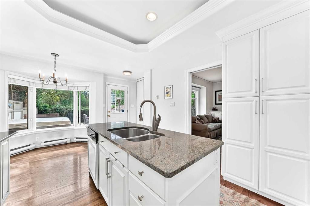 1925 10 Street Sw, Calgary, AB - Indoor Photo Showing Kitchen With Double Sink