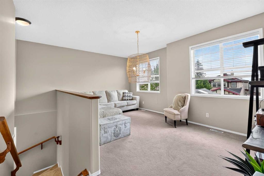 261 Panamount Hill Nw, Calgary, AB - Indoor