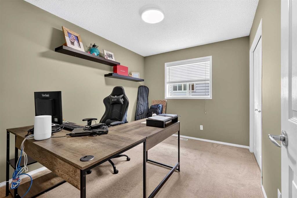 261 Panamount Hill Nw, Calgary, AB - Indoor Photo Showing Office