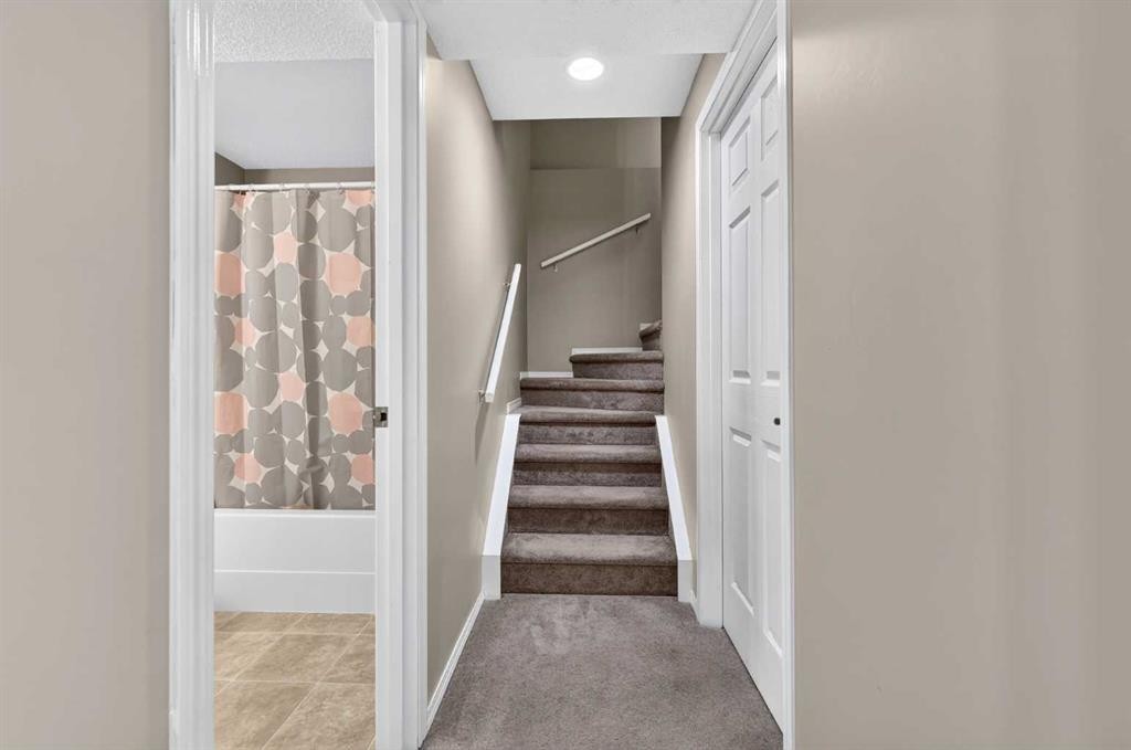 261 Panamount Hill Nw, Calgary, AB - Indoor Photo Showing Other Room