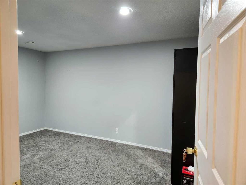335 Covington Bay Ne, Calgary, AB - Indoor Photo Showing Other Room