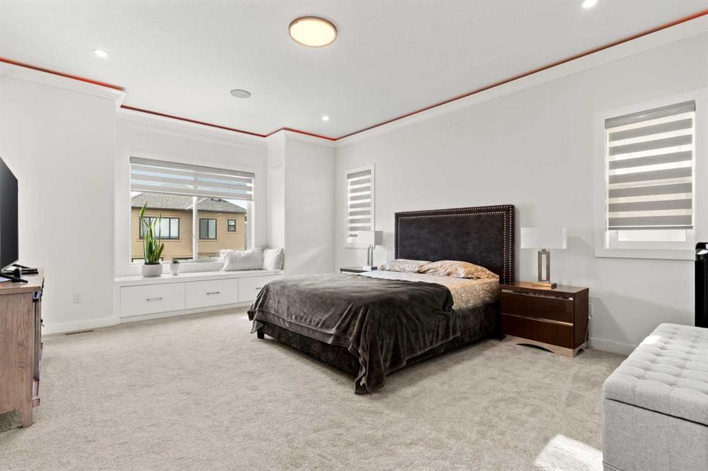 4524 87 Avenue Ne, Calgary, AB - Indoor Photo Showing Bedroom