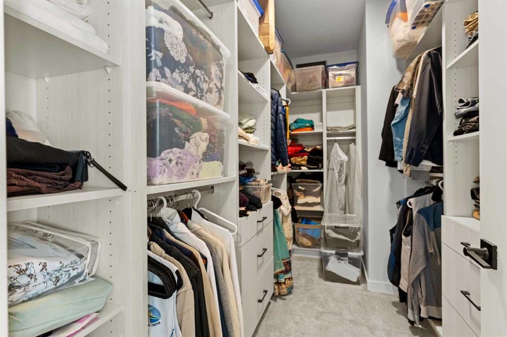 4524 87 Avenue Ne, Calgary, AB - Indoor With Storage