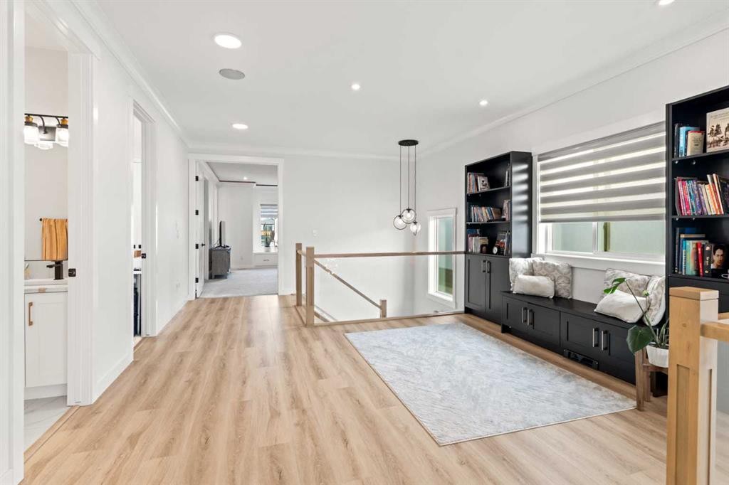 4524 87 Avenue Ne, Calgary, AB - Indoor Photo Showing Other Room