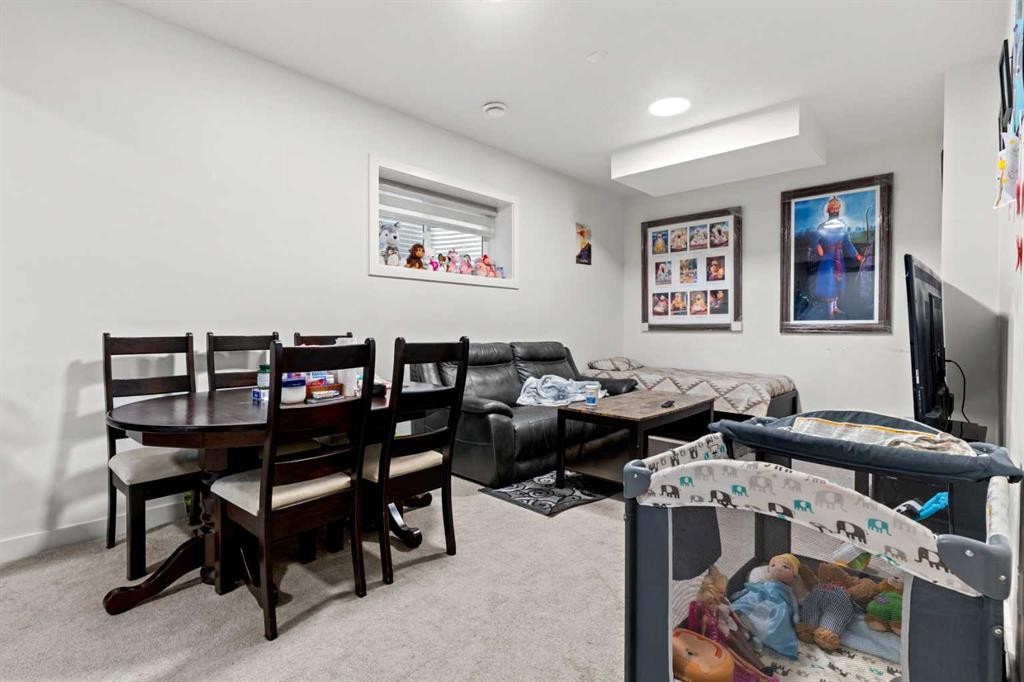 4524 87 Avenue Ne, Calgary, AB - Indoor