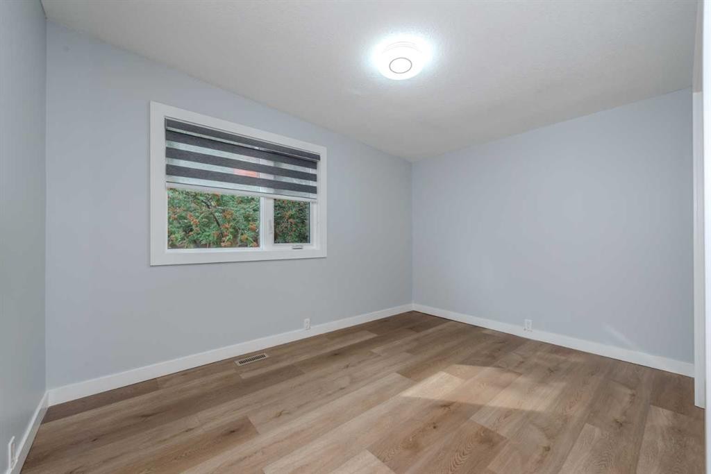 5655 Dalhousie Drive Nw, Calgary, AB - Indoor Photo Showing Other Room