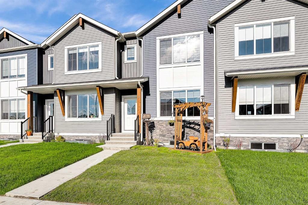 7 Emberside Park, Cochrane, AB - Outdoor With Facade