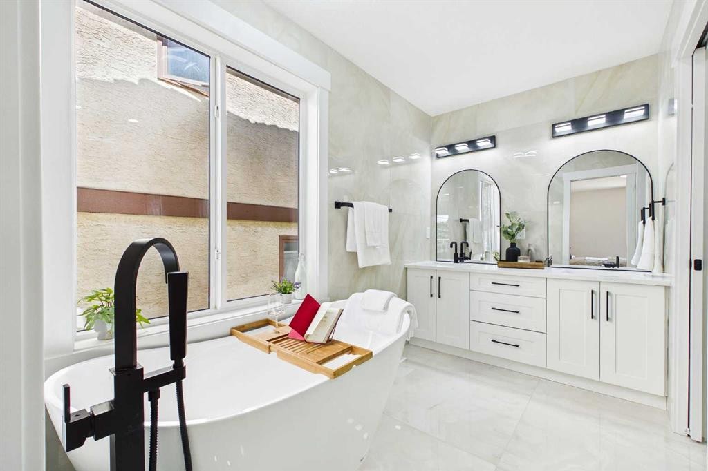 16 Edcath Mews Nw, Calgary, AB - Indoor