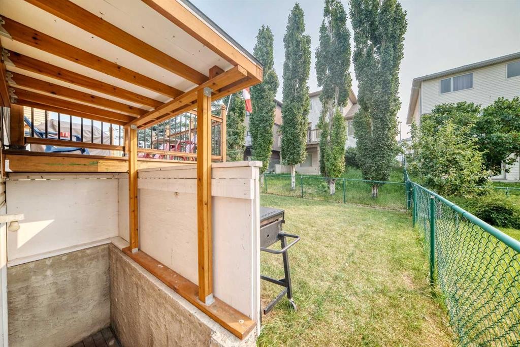 111 Arbour Stone Crescent Nw, Calgary, AB - Outdoor With Exterior
