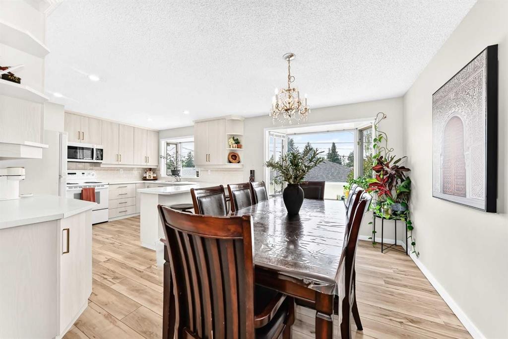 4 Marbrooke Circle Ne, Calgary, AB - Indoor