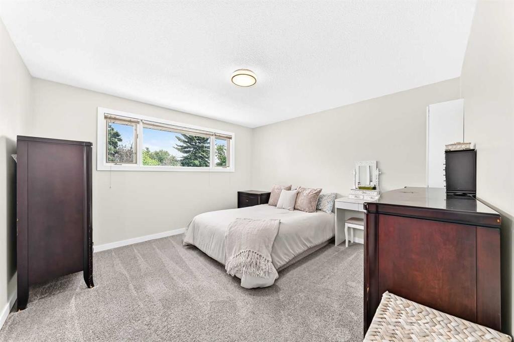 4 Marbrooke Circle Ne, Calgary, AB - Indoor Photo Showing Bedroom