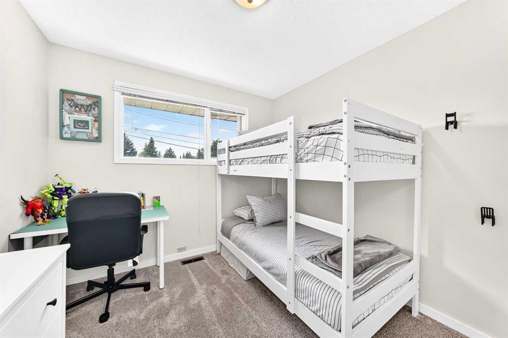 4 Marbrooke Circle Ne, Calgary, AB - Indoor Photo Showing Bedroom