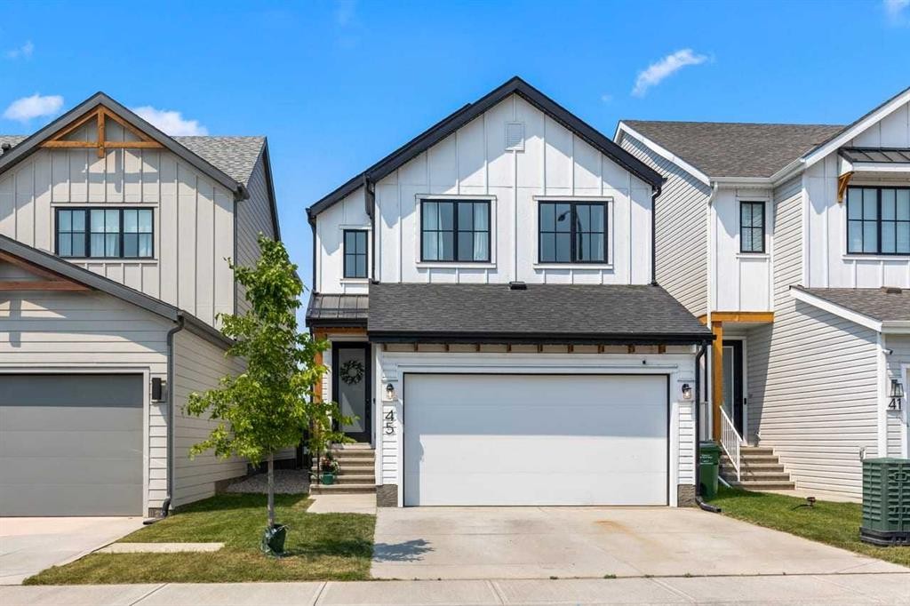 45 Savoy Landing Se, Calgary, AB - Outdoor With Facade