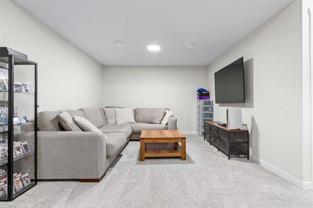 45 Savoy Landing Se, Calgary, AB - Indoor