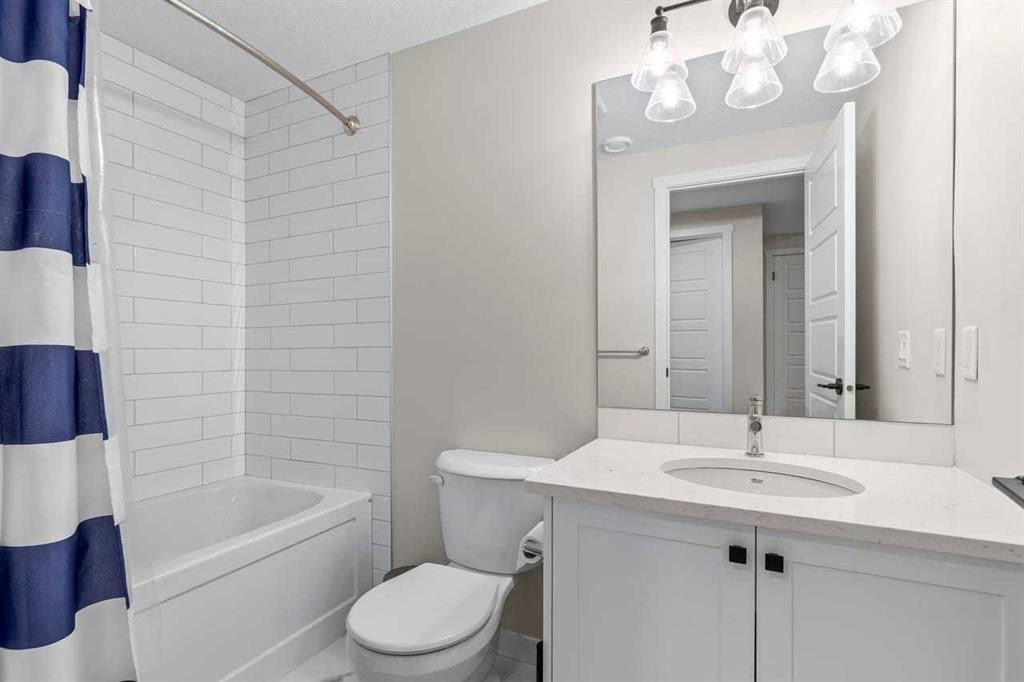 45 Savoy Landing Se, Calgary, AB - Indoor Photo Showing Bathroom